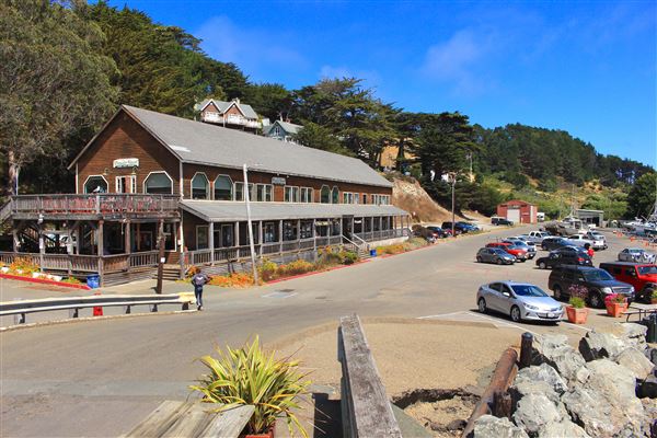 Point Arena Fishing Pier - Arena Cove Historic District (8/1/2018 - Credits: Kellen Lim)