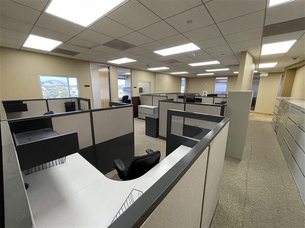 Glendale Office Building (6/9/2022 - Credits: Margarita Reyes)
