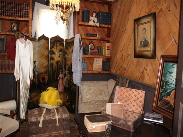 Silver Dollar Saloon (4/11/2022 - Credits: Yuba Sutter Film Commission)