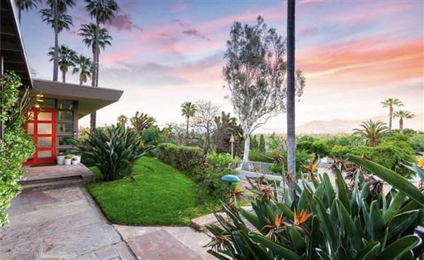 Stunning Riverside Mid Century Modern Home (2/12/2022)