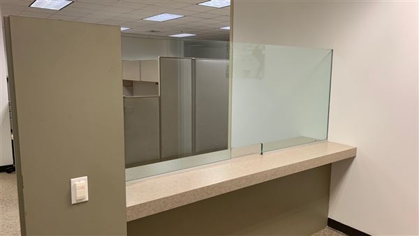 Junipero Serra State Building - Department of General Services (DGS) - Vacant 8th Fl. Cubicles, Office and walkways. (8/3/2022 - Credits: Brandy Davis)