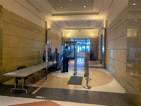 Junipero Serra State Building - Department of General Services (DGS) - Lobby Area/Check In (8/3/2022 - Credits: Brandy Davis)