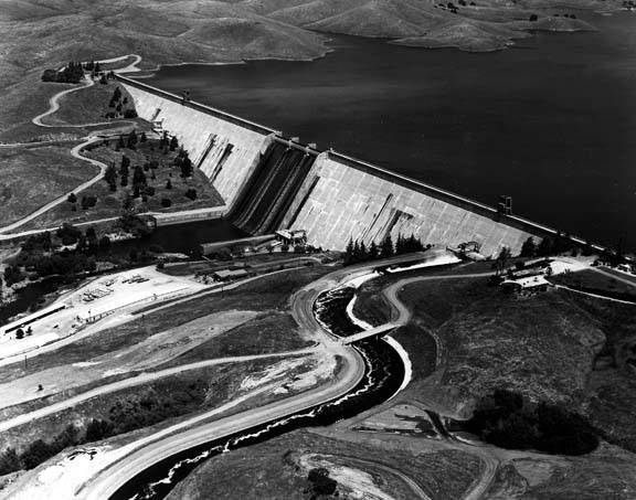 Friant Dam (12/31/2003)