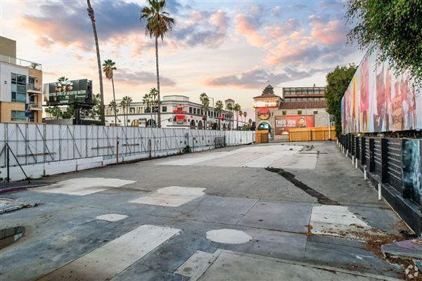 Sunset & Laurel Adj. to Laugh Factory (5/29/2023)