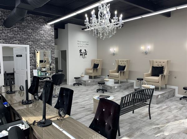Vivid Nails & Beauty Bar (12/1/2023 - Credits: Photo Courtesy of Vivid Nails & Beauty Bar)