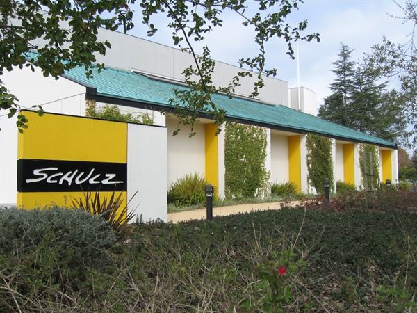 City of Santa Rosa (3/13/2006 - Credits: The Charles M. Schulz Museum and Research Center “by RadioKirk“(Public Domain)[File:Charles schulz museum.jpg - Wikimedia Commons])
