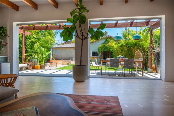 Modern Venice Home (5/1/2023 - Credits: submitted by: Aaron Schiff)