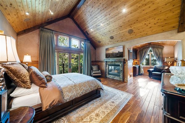 Spectacular Equestrian Ranch Style Estate (2/14/2024 - Credits: David Schneider)