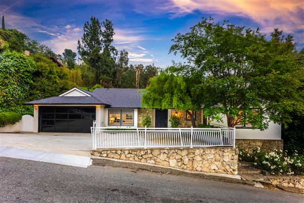 Experience Timeless Elegance: Fully Furnished Home in Beverly Hills Post Office (6/10/2024 - Credits: Michael Barian)