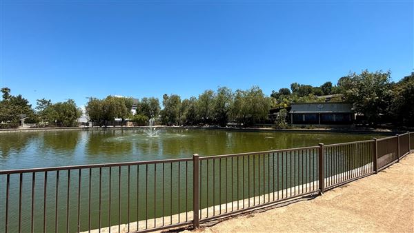 Los Encinos State Historic Park (SHP) adjacent to currently closed Lakeside Restaurant & Lounge (7/12/2024 - Credits: Brandy Davis)