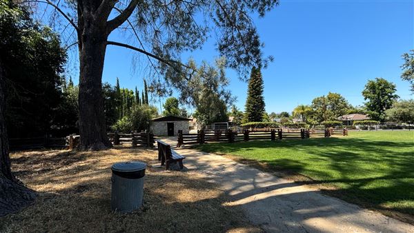 Los Encinos State Historic Park (SHP) adjacent to currently closed Lakeside Restaurant & Lounge (7/12/2024 - Credits: Brandy Davis)