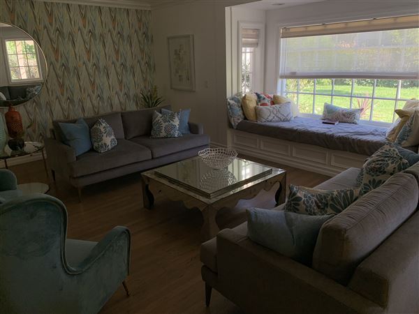 Suburban House Van Nuys (7/18/2024 - Credits: submitted by: Susan Krieg)