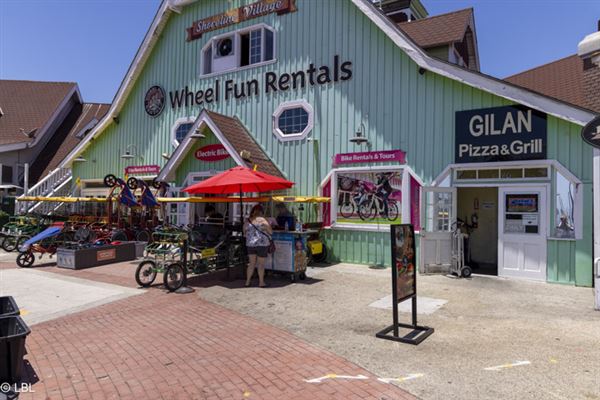 Shoreline Village (8/28/2024 - Credits: LB Locations)