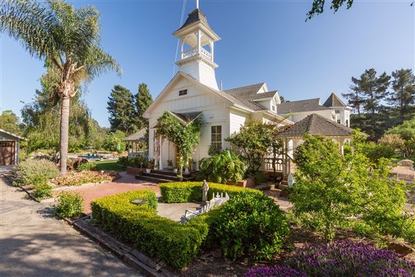 Vintage Schoolhouse and Gardens (9/5/2024 - Credits: Diane Puhek)
