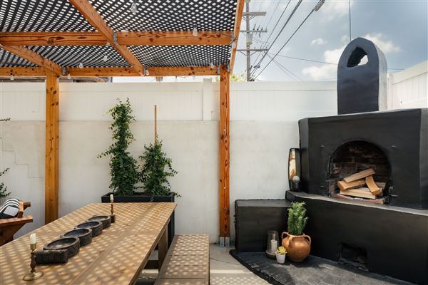 Casa Trece (1/25/2025 5:16:35 PM - Credits: submitted by:)