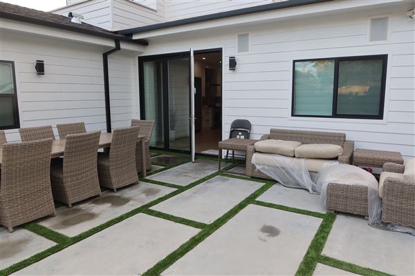 Modern Valley Home with Pool and Spacious Backyard (2/15/2025 - Credits: submitted by: Nicole  Bouzaglo)