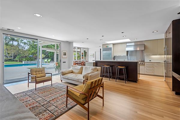 Club Drive Mid Century Home (4/1/2024 - Credits: submitted by: Leo Grifka)