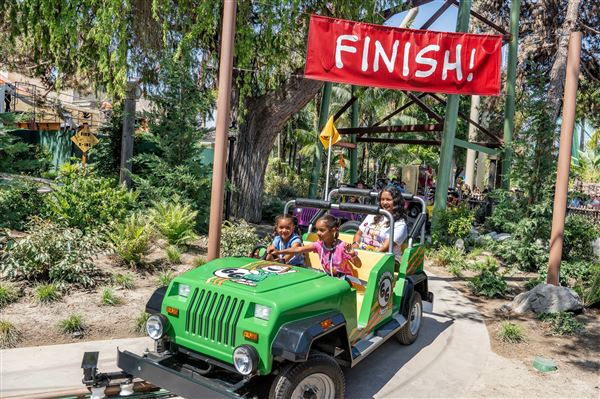 Knott's Berry Farm & Knott's California Marketplace - Camp Snoopy Off Road Rally (5/15/2025 - Credits: Six Flags Entertainment Corporation)