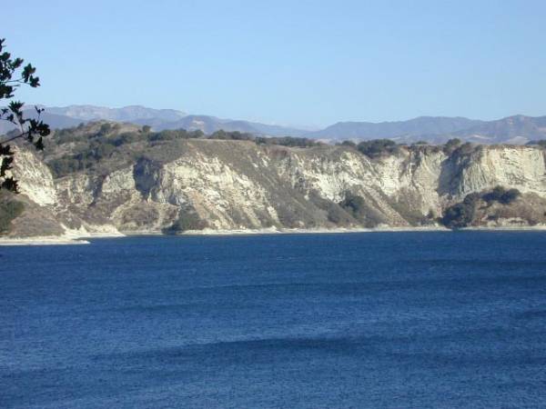 Lake Cachuma (12/31/2003)