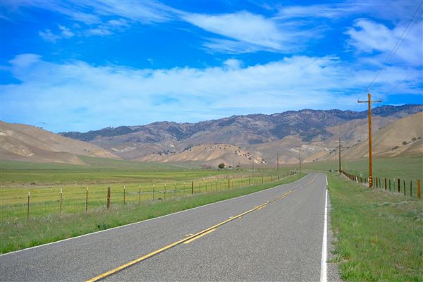 Highway 25 San Benito - View of CA 25 (northbound) (3/3/2022 - Credits: By Darmok and jalad at tanagra - Own work, CC BY-SA 4.0, https://commons.wikimedia.org/w/index.php?curid=123665246)