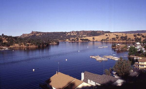 Lake Tulloch (12/31/2003)