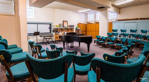 First Congregational Church of Long Beach - Choir Room (7/16/2025 - Credits: First Congregational Church of Long Beach)