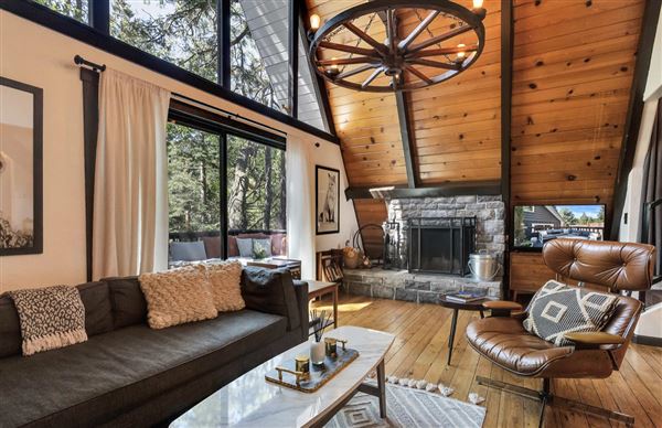 Twin Peaks Mountain Cabin (8/31/2022 - Credits: submitted by: Alex Persons)