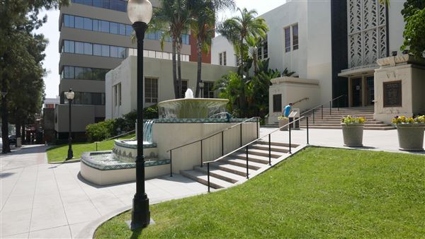 Burbank City Hall (5/4/2016 - Credits: Leo Fialho)