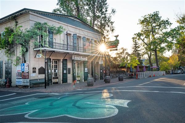 Murphys Main Street (10/21/2025 - Credits: Calaveras Visitors Bureau & Film Commission)