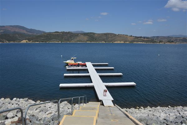 Castaic Lake State Recreation Area (SRA) - lake administered by Los Angeles County - West Ramp Lifeguard HQ Dock (5/14/2018 - Credits: Leo Fialho)