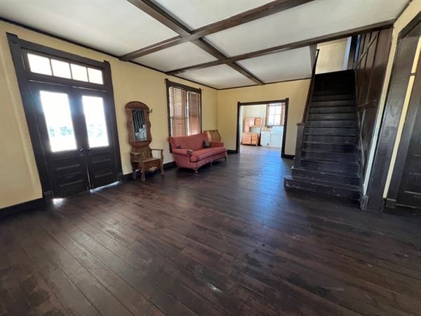 Big Sky Movie Ranch - Farmhouse (11/17/2025 - Credits: Owner)