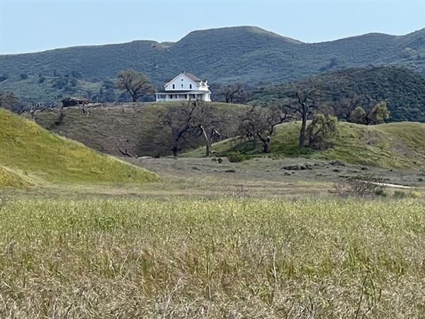 Big Sky Movie Ranch - Farmhouse (11/17/2025 - Credits: Owner)