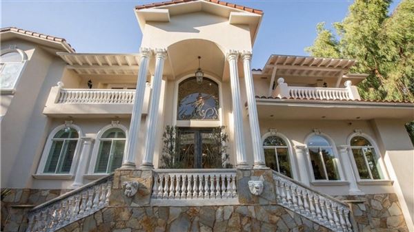 Chatsworth Hills Estate (12/5/2025 - Credits: submitted by: Artur Harutyunyan)