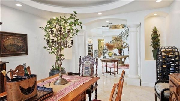 Chatsworth Hills Estate (12/5/2025 - Credits: submitted by: Artur Harutyunyan)