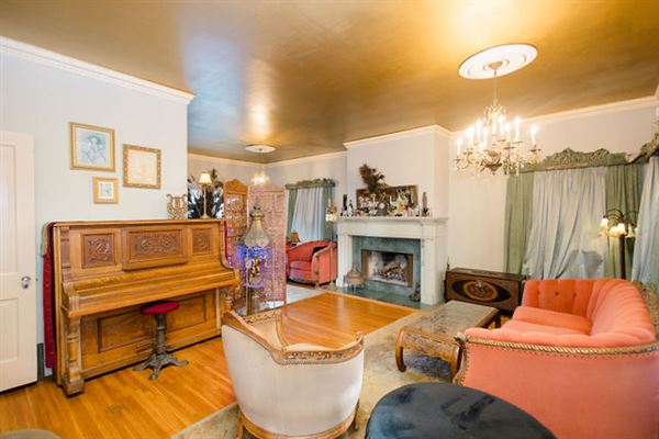 Louisiana French Colonial House (10/17/2024 - Credits: Wendy Kathleen Photography & Jessie Rowan Photography)