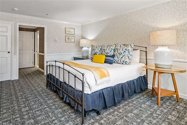 Apple Farm Inn (4/7/2025 - Credits: submitted by: Sofya Bazar)
