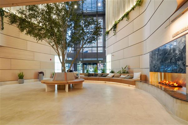 1100 Wilshire - Lobby (1/15/2026 - Credits: Seabreeze Management Company)