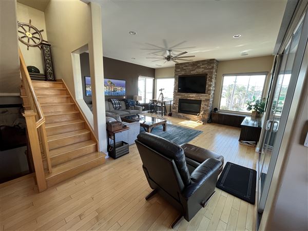 Sprawling Beach Home (2/1/2026 - Credits: Sierra Moy)
