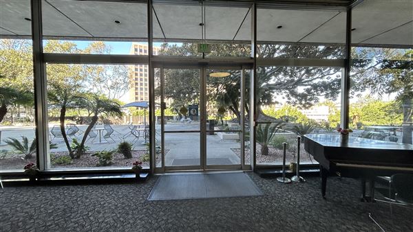 LADWP Headquarters / John Ferraro Building - Outside eating area (2/27/2026 - Credits: Brandy Davis)