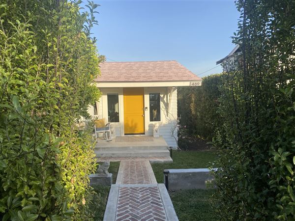 Chic Laguna Cottage (3/15/2026 - Credits: Susan Willig)