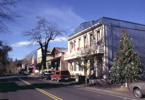 Murphys Main Street (12/31/2003)