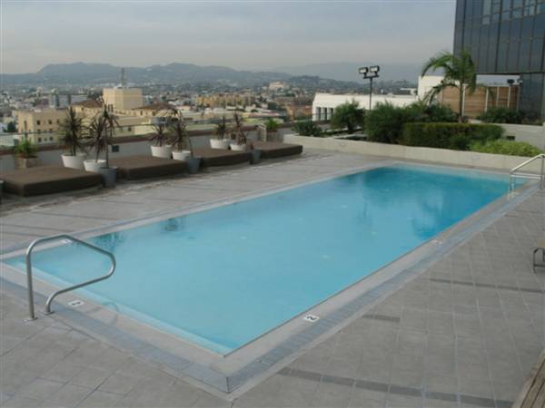 1100 Wilshire (1/27/2010 - Credits: John Grant)