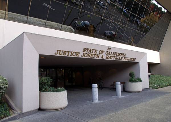 Justice Joseph A Rattigan Building - Department of General Services (DGS) (12/31/2003)