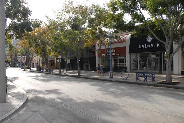 Westwood Village - Broxton Ave. (South) (11/30/2010 - Credits: Errol Reichow)
