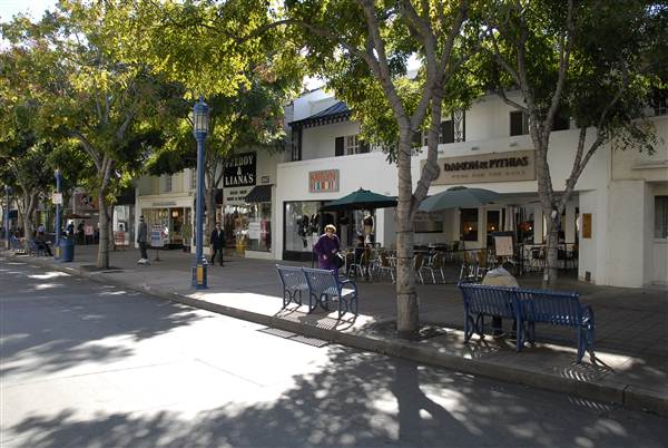 Westwood Village - Broxton Ave. (South) (11/30/2010 - Credits: Errol Reichow)