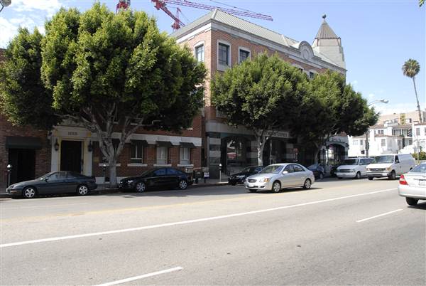 Westwood Village - Gayley Ave. (10/1/2010 - Credits: Errol Reichow)