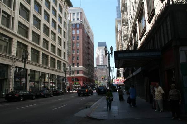 215 West 5th Street (9/1/2010 - Credits: Lindsay Mizrahi)