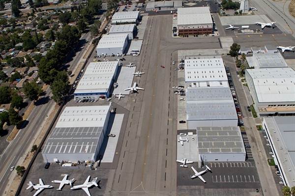 Aerolease West - Van Nuys Airport (VNY) - Aeroplex / Aerolease Group (5/24/2011)