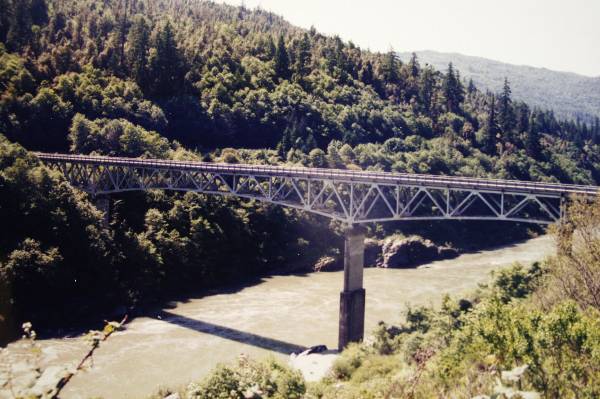 Klamath River Rd. (4/23/2008)