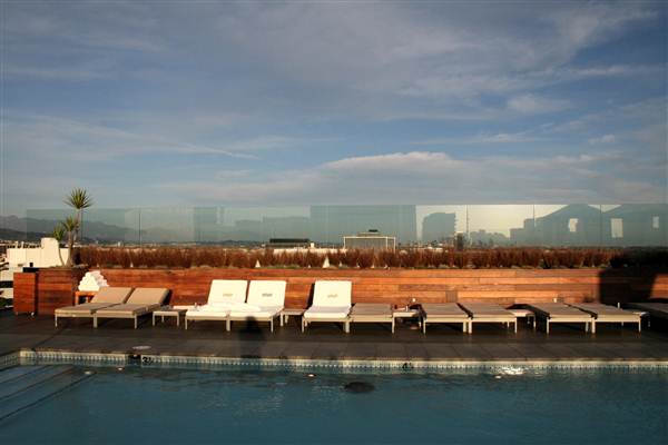 Sixty Hotel Rooftop Pool  / Caufield's Dining Room & Bar - Beverly Hills - fka Thompson Hotel (12/5/2011)
